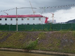 博羅縣河道建設(shè)采用了旭東公司供應的小草綠鋼結(jié)構(gòu)圍擋C款